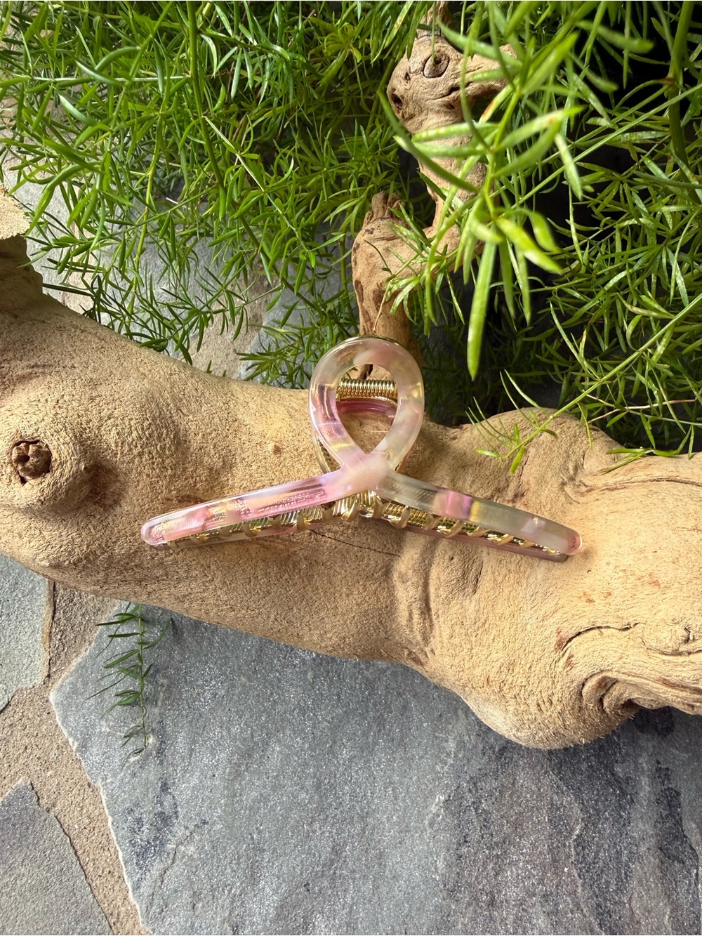 New🌟Free People-Pink Marbled Loop Hair Clip
